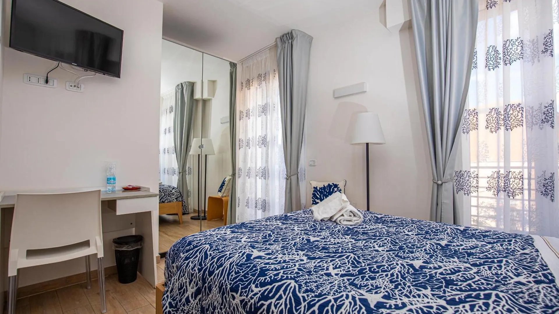 Ne Parliamo Stasera Porto Santo Stefano  0*, Porto Santo Stefano (Grosseto)